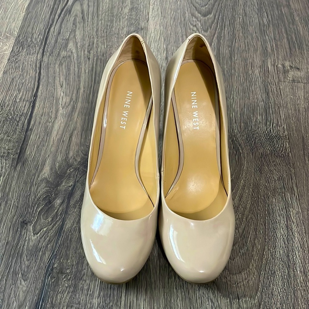 Nine West round toe heel, 7M